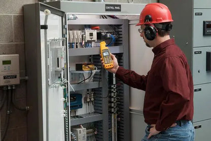 Fluke 773 milliamp clamp meter in testing