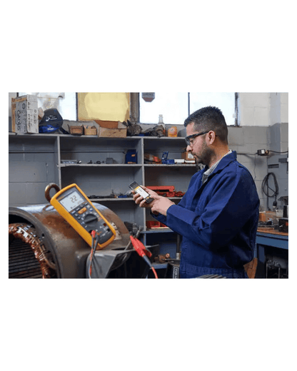 Fluke 1587 multimeter in testing