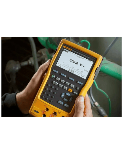Fluke 754 Documenting Process Calibrator in hand