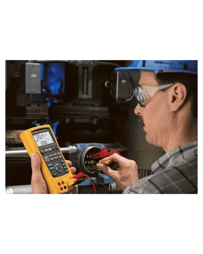 Fluke 725US Process Calibrator in testing