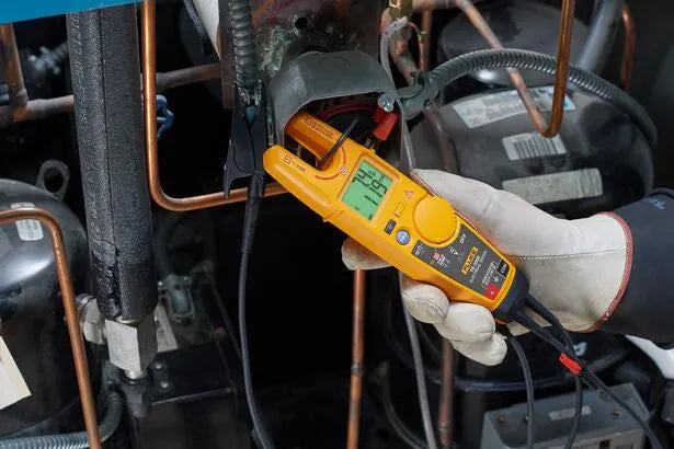 Fluke T6-1000 electrical tester in testing